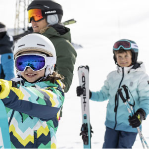 Famille qui a loué ses skis chez Skiset